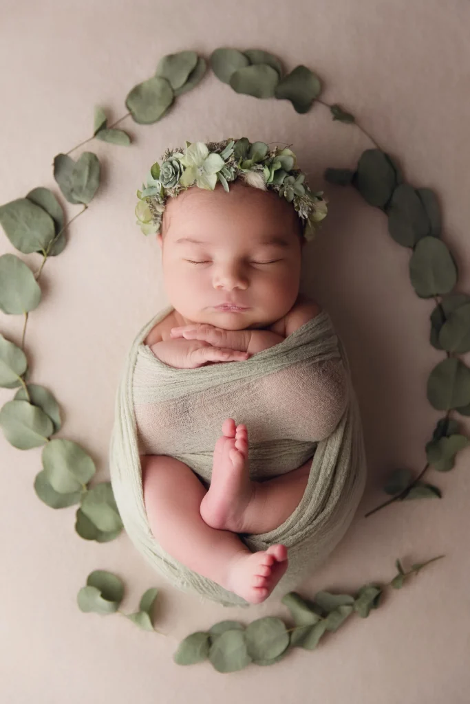 Newbornshooting in grün