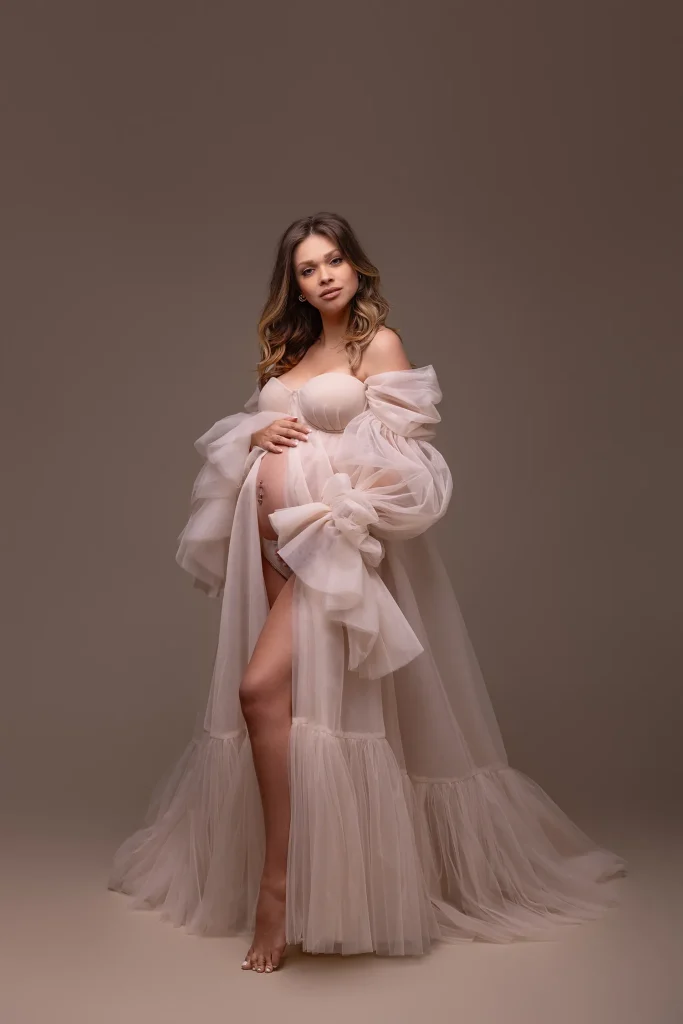 babybauchshooting mit tüllkleid