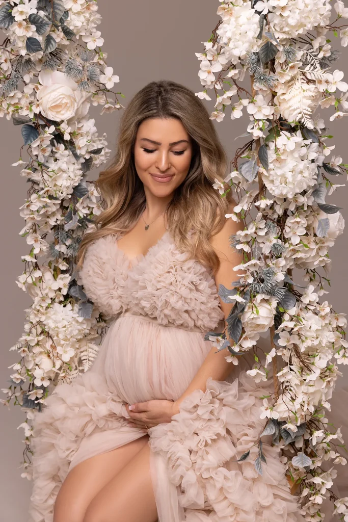 Babybauchshootings 17 babybauchshooting mit blumen